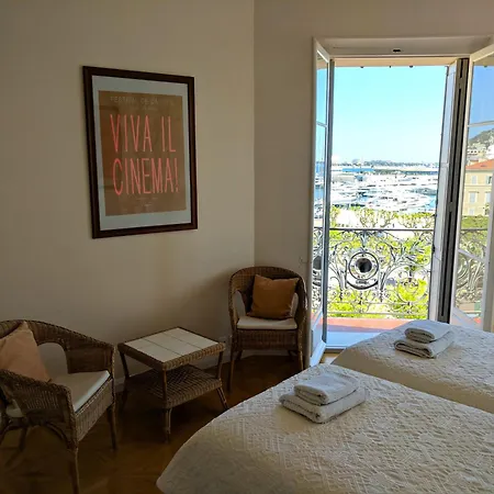 Citilet Louis Blanc 1,2,3 - Three Gorgeous, Open-plan